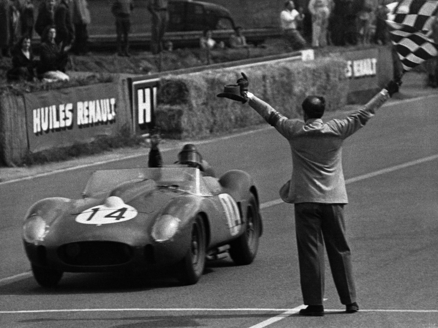 SMALL_210259-cgt-24h-le-mans-1958